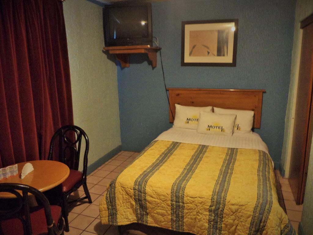 Hotel Diaz Τιχουάνα Δωμάτιο φωτογραφία