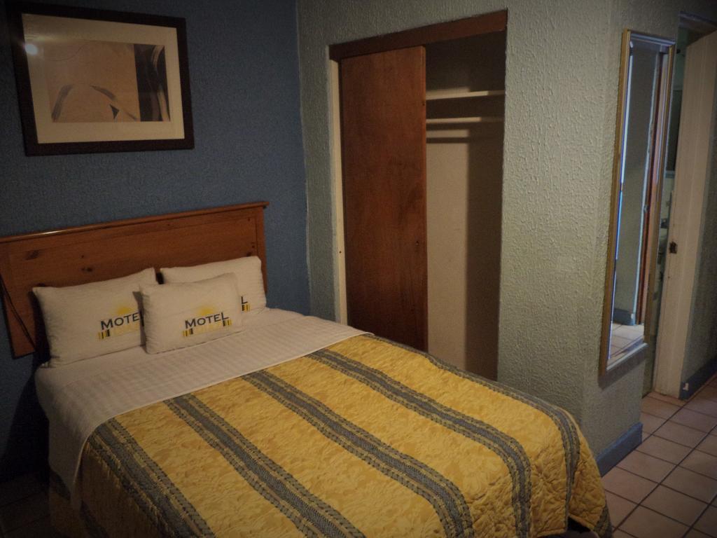 Hotel Diaz Τιχουάνα Δωμάτιο φωτογραφία